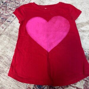 GAP Kids Girls Heart Love Red T-Shirt Size Large in great shape!